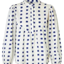 Women Lollys Laundry SS25 Sima Shirt in Creme by Lollys Laundry
